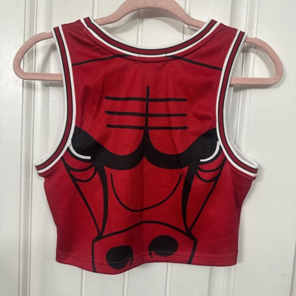 Chicago Bulls Mitchell & Ness red cropped mesh jersey tank. XS - Picture 6 of 6